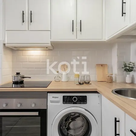 Koti - Colina Park Apartment *